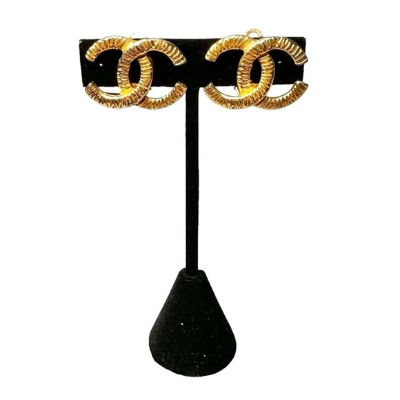 CHANEL Gold CC Vintage Clip On Earrings Set - Picture 6 of 16